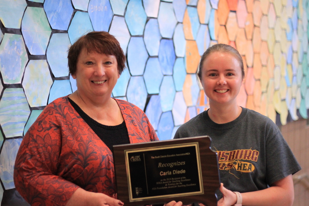Tiger Teacher Receives 2019 SDEA Teacher of Excellence Award 