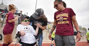 Harrisburg girls soccer coach Dez Parmenter receives NFHS award