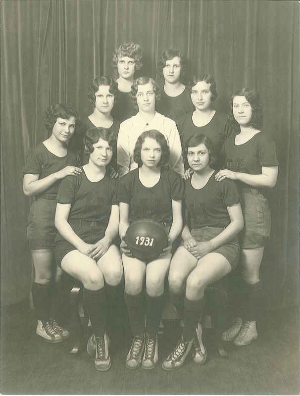 1931 Girls Basketball